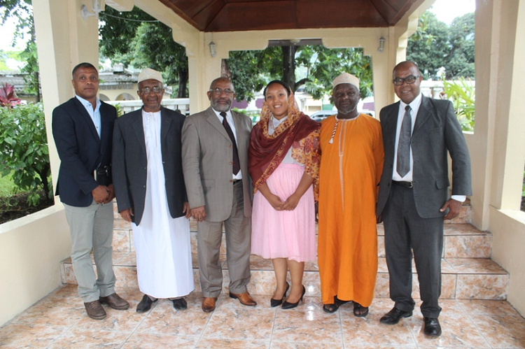 image Le chef de l’Etat apporte son soutien au Salon du livre